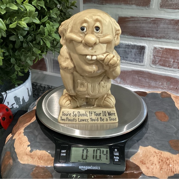 “5/$25” - Vintage - Wallace Berry & Co. Figurine dated 1973 - Made In USA - Picture 8 of 8